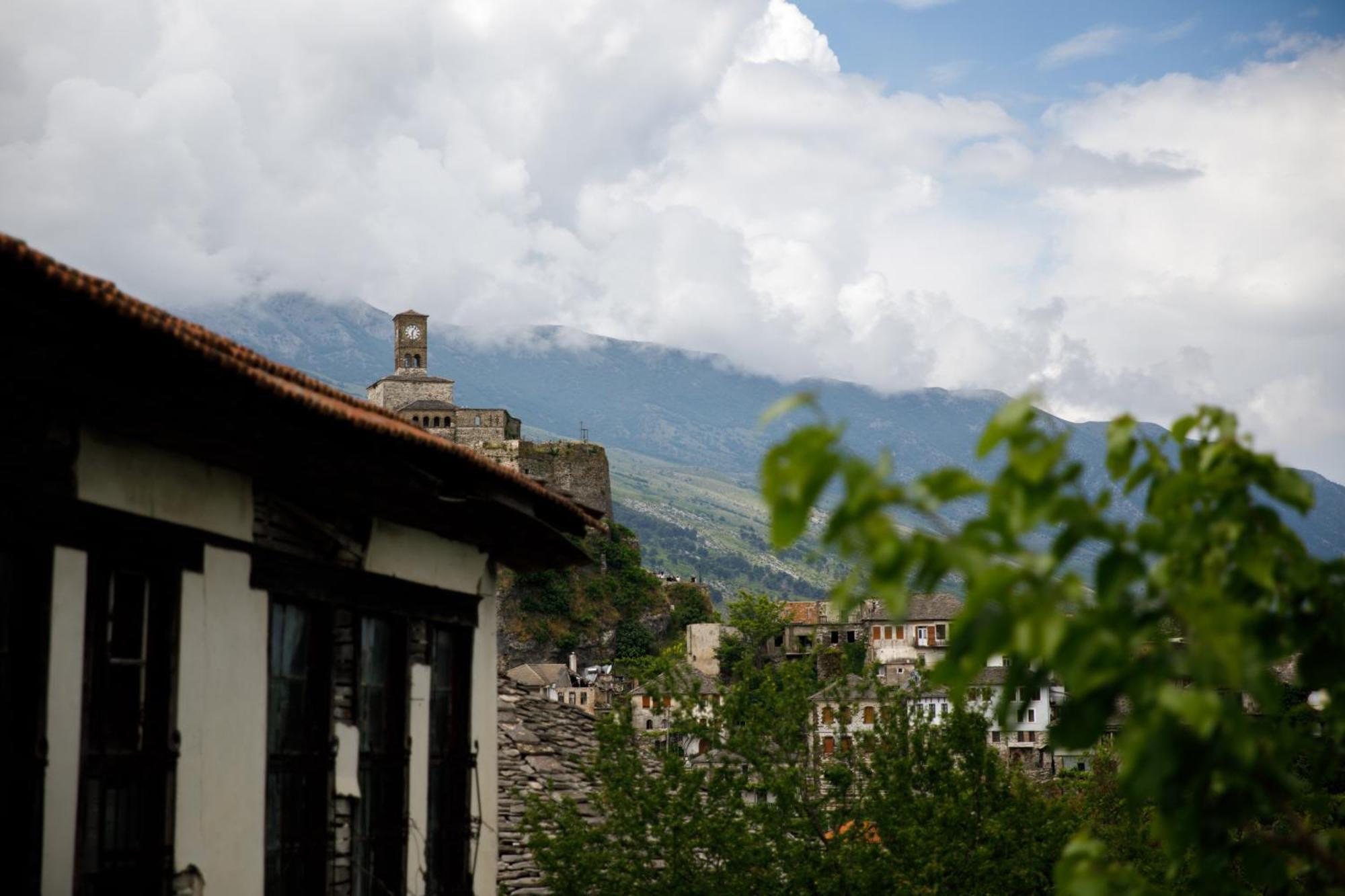 Guva Guest House Gjirokastër Exteriör bild