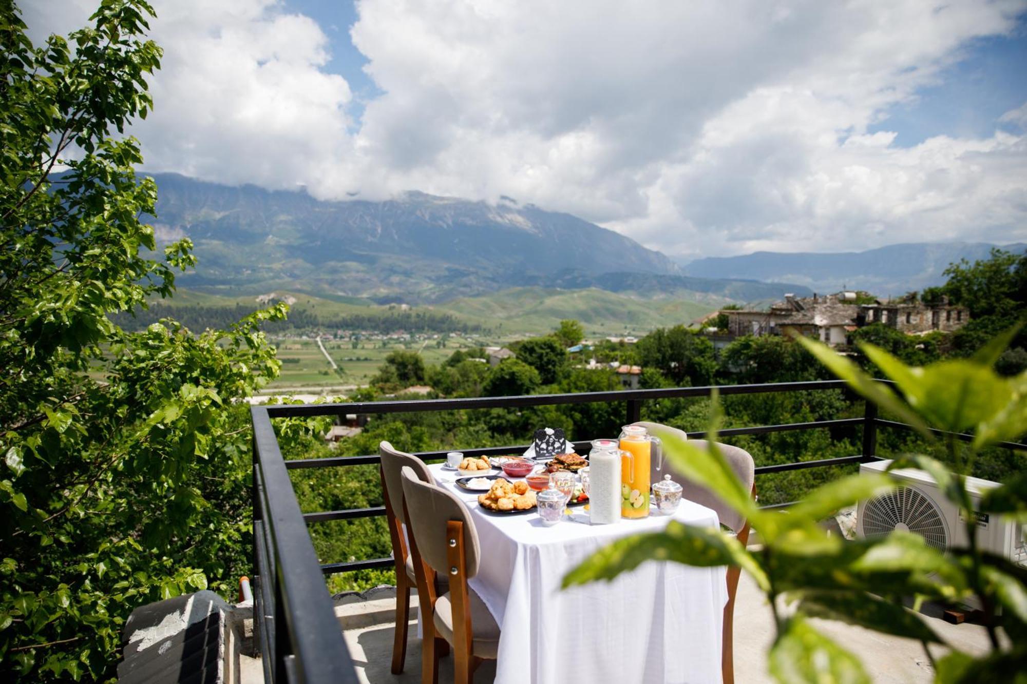Guva Guest House Gjirokastër Exteriör bild