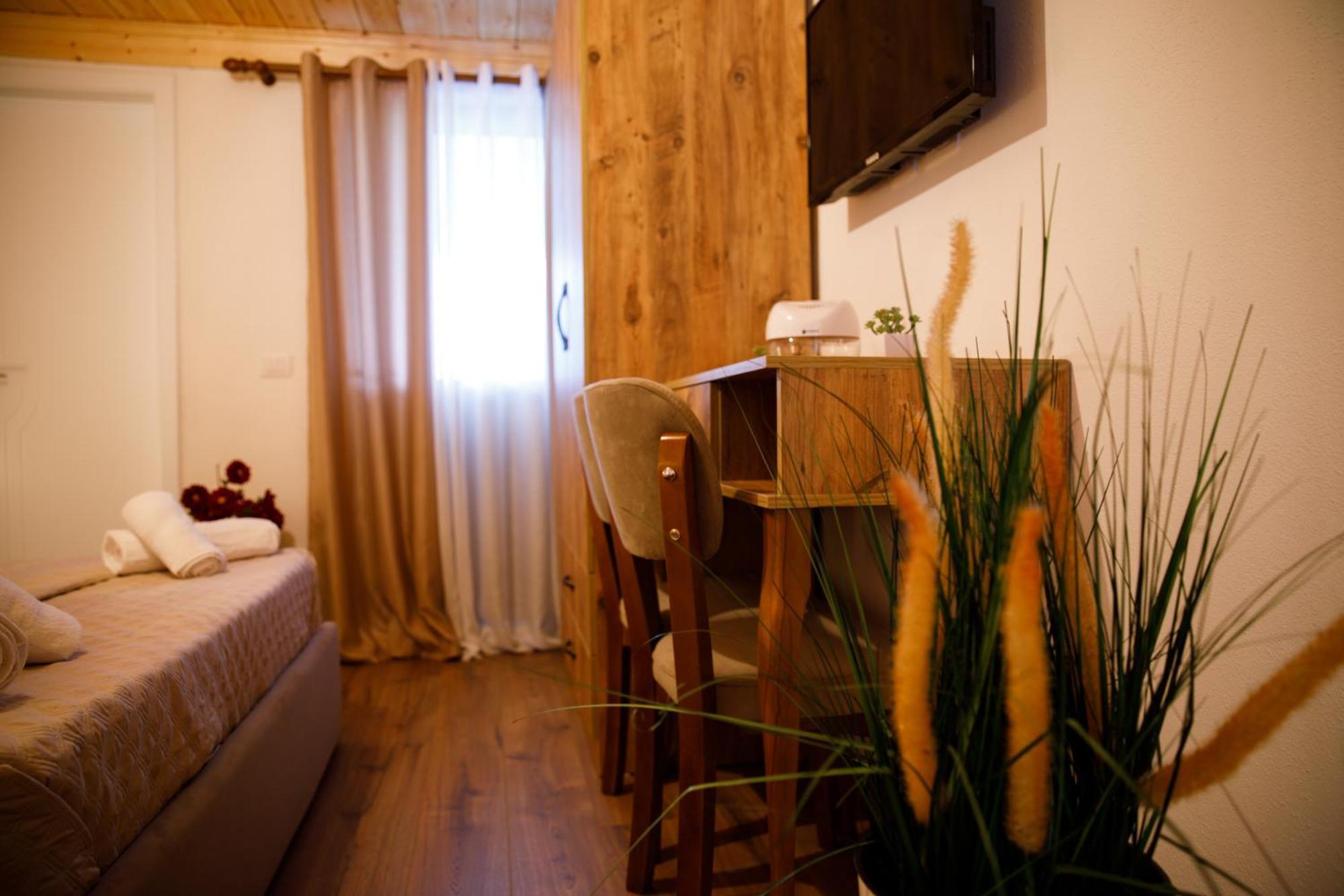 Guva Guest House Gjirokastër Exteriör bild